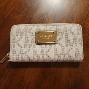 Michael Kors Beige Wallet
